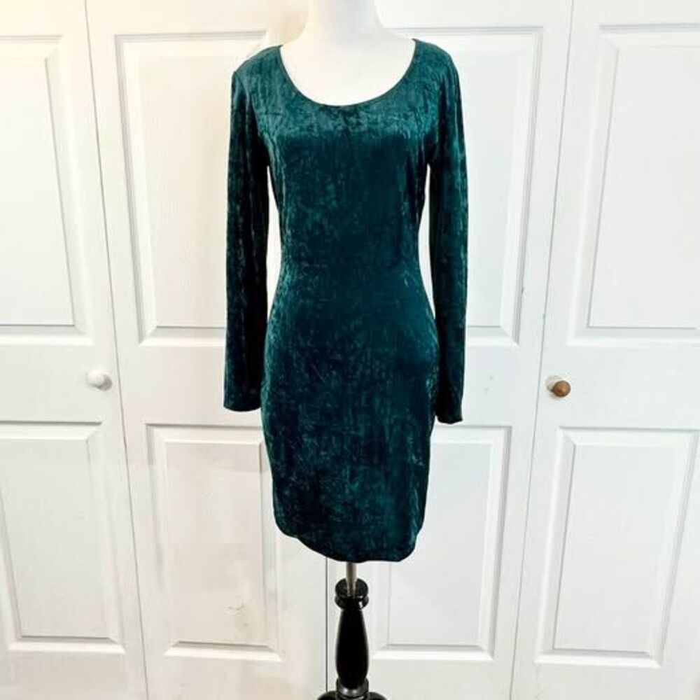 All That Jazz Green Crushed Velvet Long Sleeve Dress Size Medium